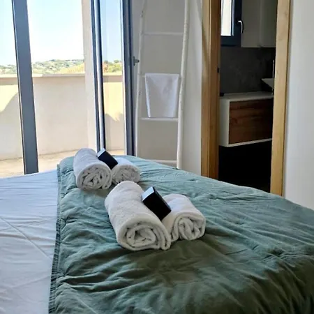 Holiday home 4p With Private Pool Near The Sea