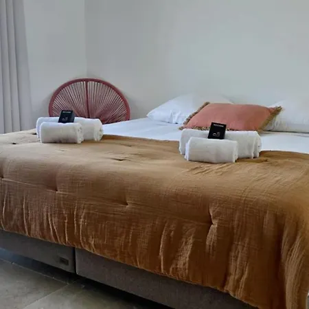 Holiday home 4p With Private Pool Near The Sea