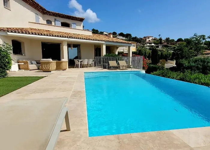 Будинок відпочинку 4p With Private Pool Near The Sea Сент-Максім