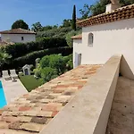 4p With Private Pool Near The Sea *