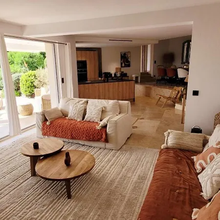 Holiday home 4p With Private Pool Near The Sea *