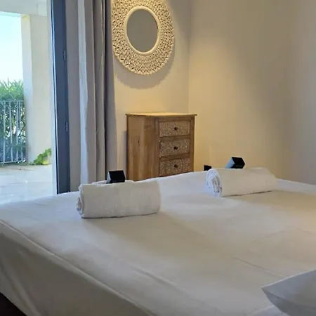 4p With Private Pool Near The Sea *
